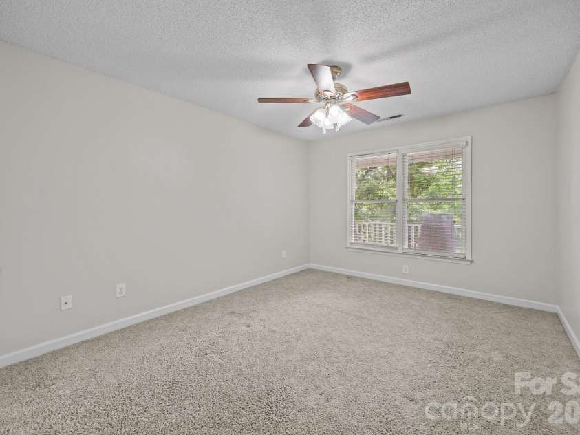 11331 Mendora Drive, Charlotte, NC 28215.  MLS# CAR4376257, YatesRealty ID 17464. 