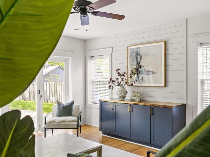 1827 Thomas Avenue, Charlotte, NC 28205.  MLS# CAR4362609, YatesRealty ID 17465. 