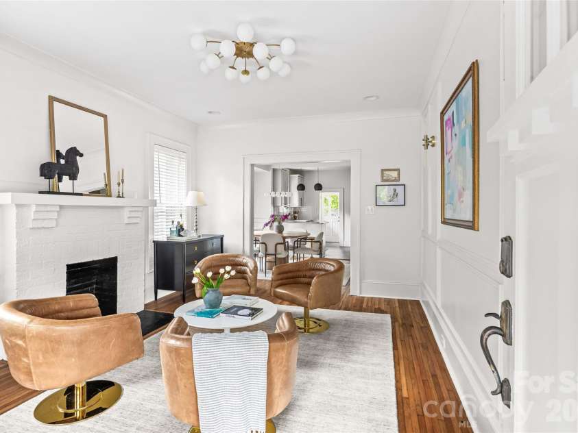 1827 Thomas Avenue, Charlotte, NC 28205.  MLS# CAR4362609, YatesRealty ID 17465. 