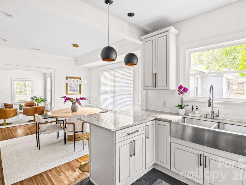 1827 Thomas Avenue, Charlotte, NC 28205.  MLS# CAR4362609, YatesRealty ID 17465. 