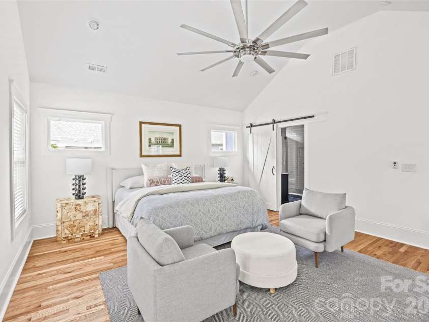 1827 Thomas Avenue, Charlotte, NC 28205.  MLS# CAR4362609, YatesRealty ID 17465. 