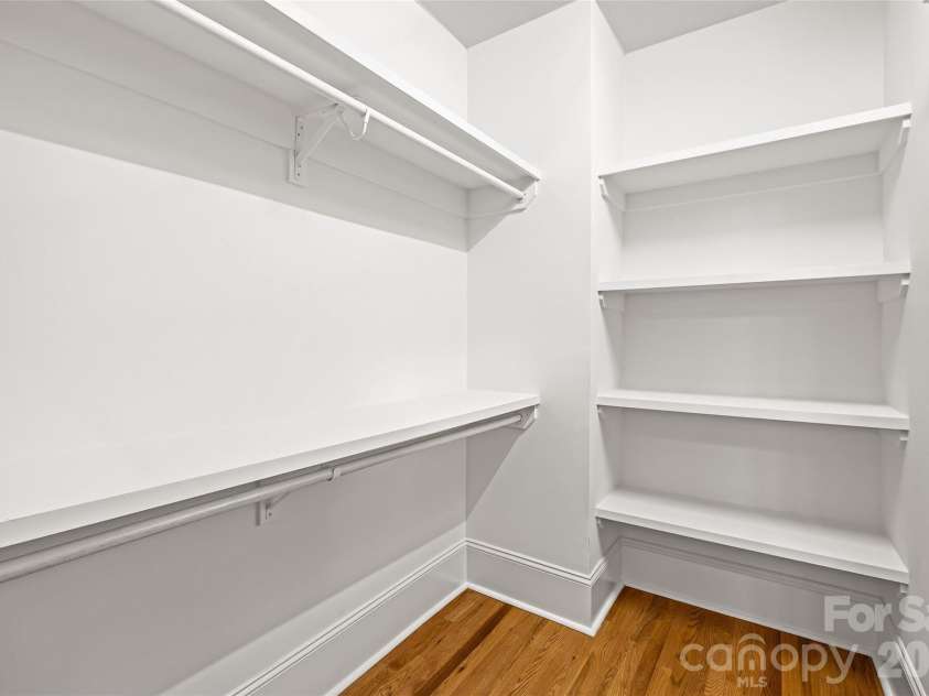 1827 Thomas Avenue, Charlotte, NC 28205.  MLS# CAR4362609, YatesRealty ID 17465. 