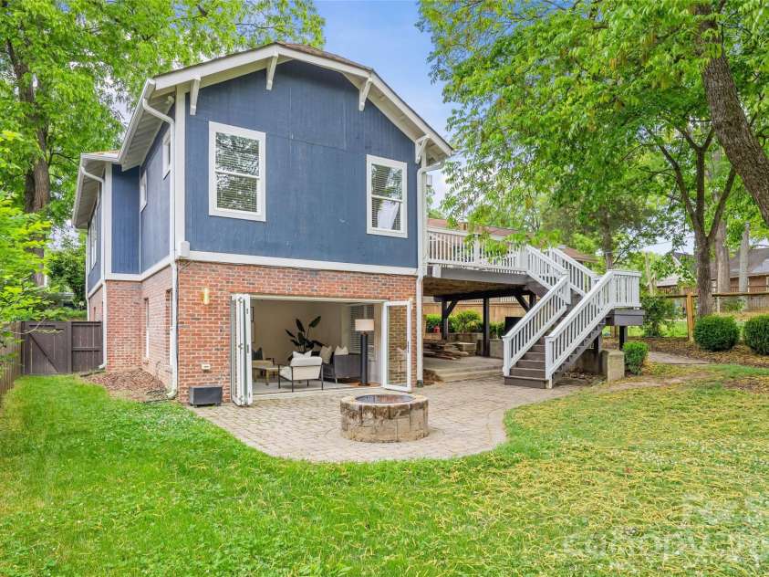 1827 Thomas Avenue, Charlotte, NC 28205.  MLS# CAR4362609, YatesRealty ID 17465. 