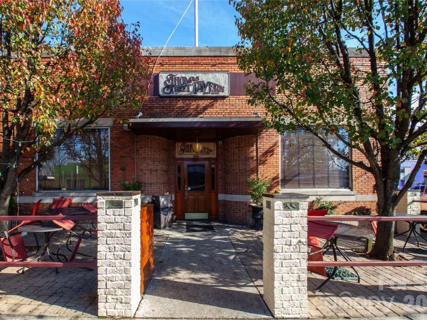 1827 Thomas Avenue, Charlotte, NC 28205.  MLS# CAR4362609, YatesRealty ID 17465. 