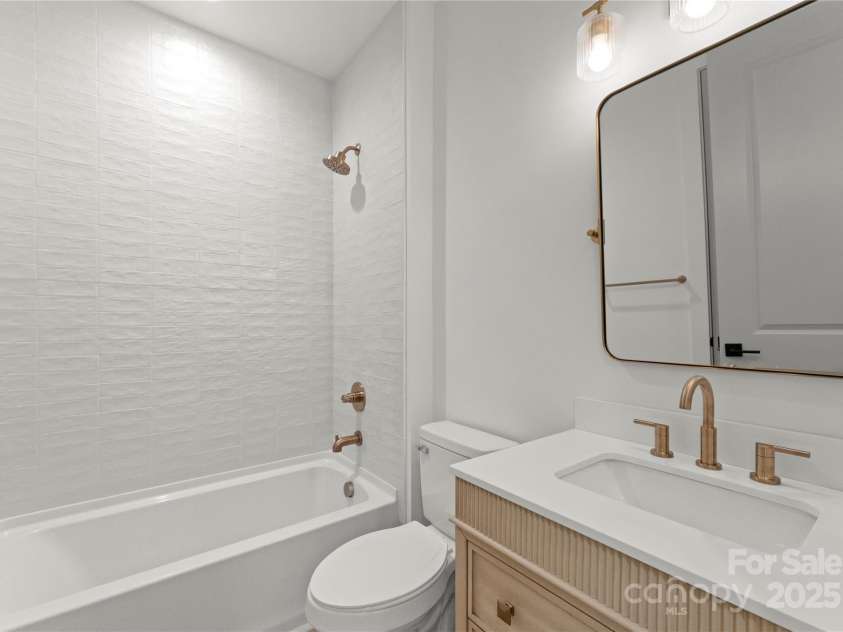 2033 Camp Greene Street, Charlotte, NC 28208.  MLS# CAR4264628, YatesRealty ID 17465. 