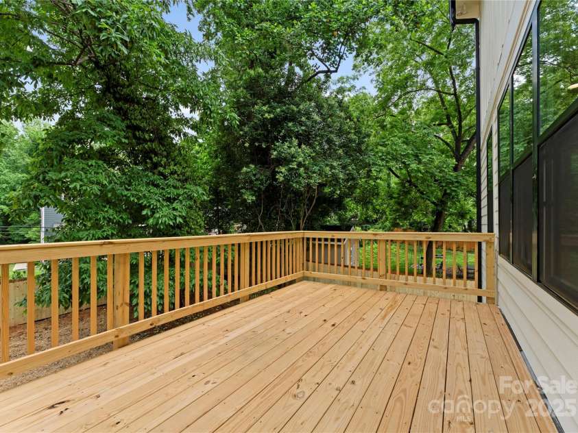 2033 Camp Greene Street, Charlotte, NC 28208.  MLS# CAR4264628, YatesRealty ID 17465. 