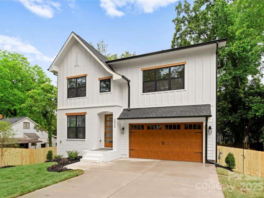 2033 Camp Greene Street, Charlotte, NC 28208.  MLS# CAR4264628, YatesRealty ID 17465. 