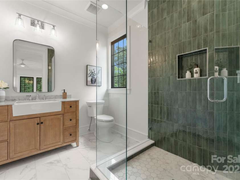 4142 Pineview Road, Charlotte, NC 28211.  MLS# CAR4127542, YatesRealty ID 17466. All designers selections