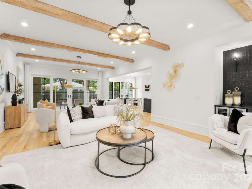 4142 Pineview Road, Charlotte, NC 28211.  MLS# CAR4127542, YatesRealty ID 17466. Double sliding doors