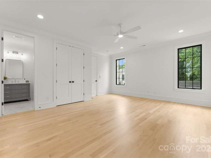 4142 Pineview Road, Charlotte, NC 28211.  MLS# CAR4127542, YatesRealty ID 17466. Entire house with white oak hardwood floors