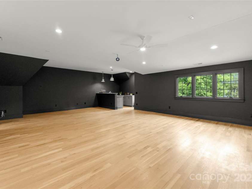 4142 Pineview Road, Charlotte, NC 28211.  MLS# CAR4127542, YatesRealty ID 17466. Large open space to gather family & friends