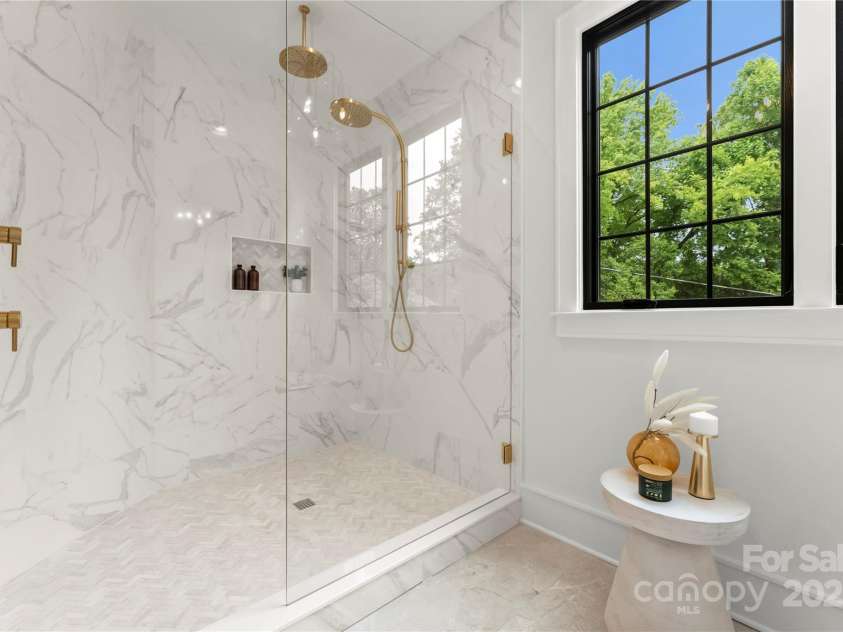 4142 Pineview Road, Charlotte, NC 28211.  MLS# CAR4127542, YatesRealty ID 17466. Relax and Refresh