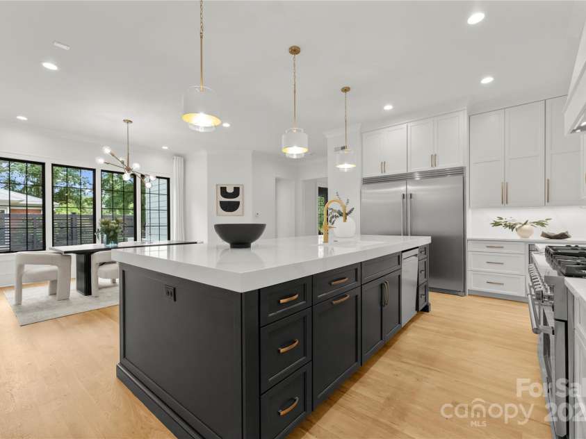 4142 Pineview Road, Charlotte, NC 28211.  MLS# CAR4127542, YatesRealty ID 17466. Show all cooking skills