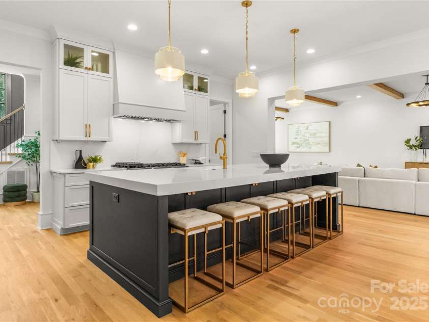 4142 Pineview Road, Charlotte, NC 28211.  MLS# CAR4329821, YatesRealty ID 17466. 