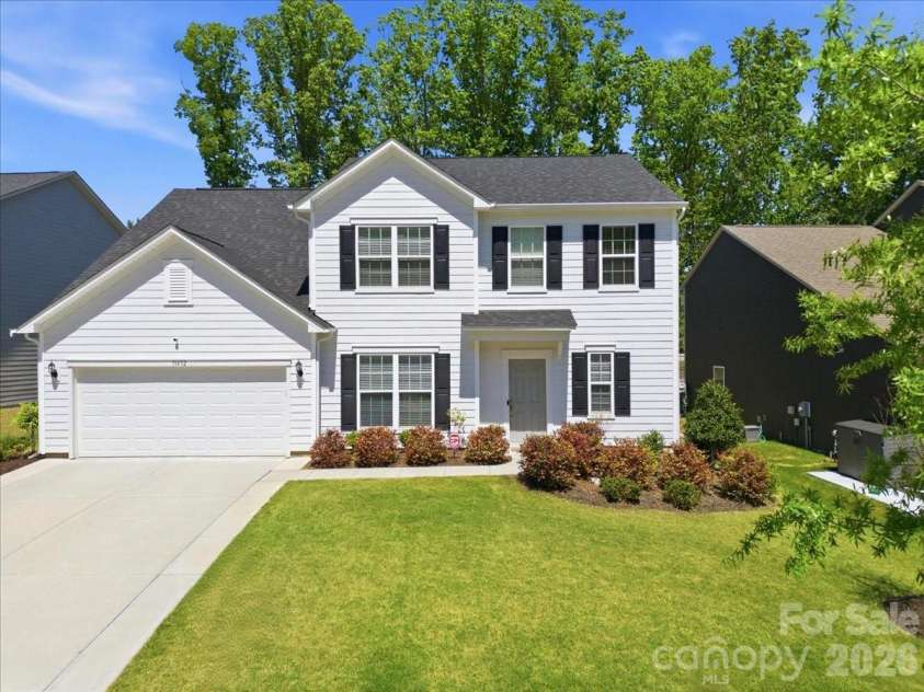 11432 Oakhampton Way, Matthews, NC 28105.  MLS# CAR4369010, YatesRealty ID 17468. 