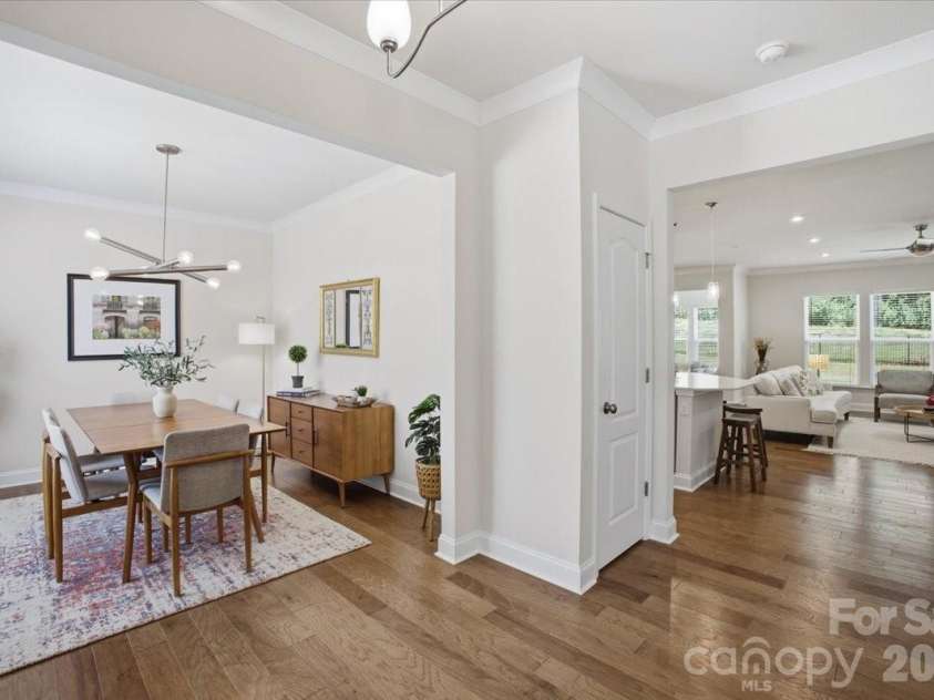 11432 Oakhampton Way, Matthews, NC 28105.  MLS# CAR4369010, YatesRealty ID 17468. 