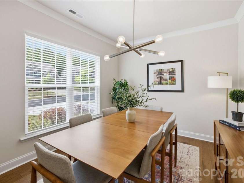 11432 Oakhampton Way, Matthews, NC 28105.  MLS# CAR4369010, YatesRealty ID 17468. 