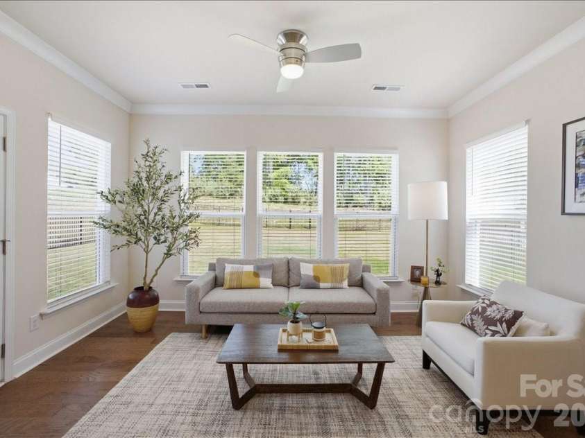 11432 Oakhampton Way, Matthews, NC 28105.  MLS# CAR4369010, YatesRealty ID 17468. 