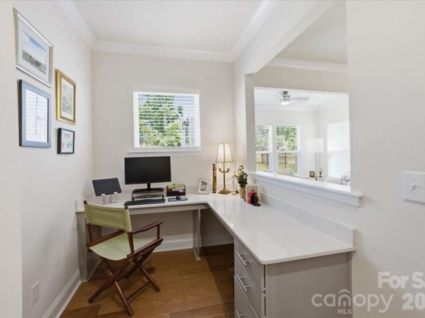 11432 Oakhampton Way, Matthews, NC 28105.  MLS# CAR4369010, YatesRealty ID 17468. 