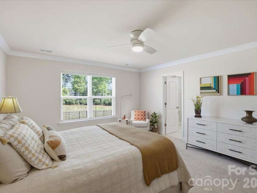 11432 Oakhampton Way, Matthews, NC 28105.  MLS# CAR4369010, YatesRealty ID 17468. 