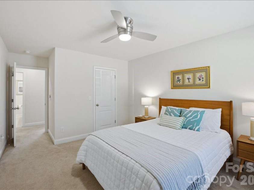 11432 Oakhampton Way, Matthews, NC 28105.  MLS# CAR4369010, YatesRealty ID 17468. 