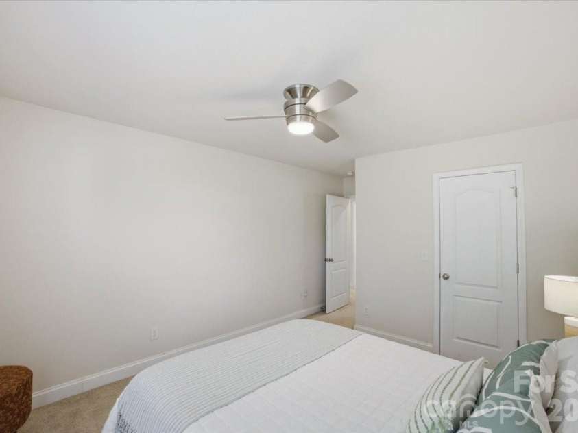 11432 Oakhampton Way, Matthews, NC 28105.  MLS# CAR4369010, YatesRealty ID 17468. 