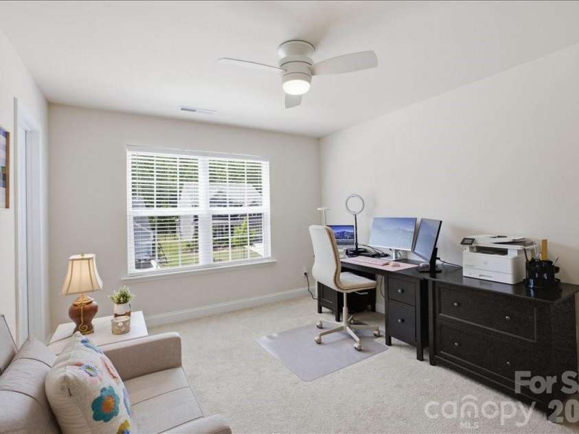 11432 Oakhampton Way, Matthews, NC 28105.  MLS# CAR4369010, YatesRealty ID 17468. 