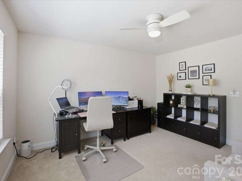 11432 Oakhampton Way, Matthews, NC 28105.  MLS# CAR4369010, YatesRealty ID 17468. 