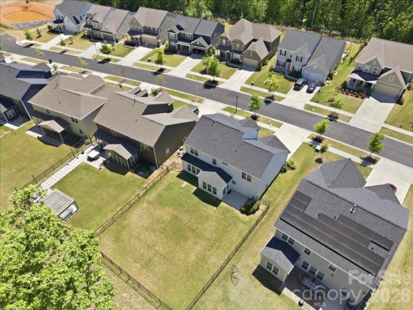 11432 Oakhampton Way, Matthews, NC 28105.  MLS# CAR4369010, YatesRealty ID 17468. 