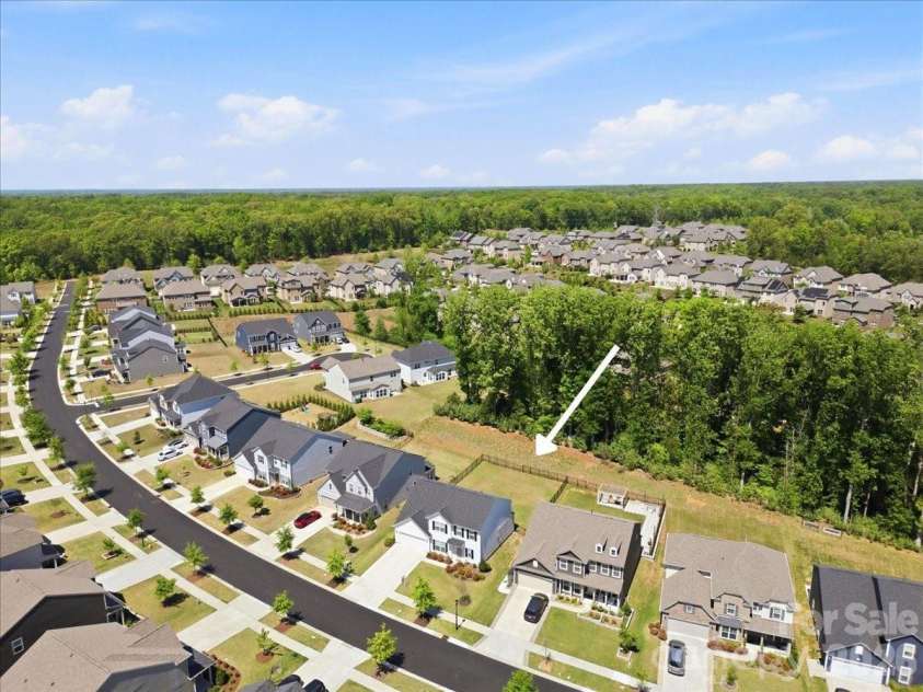 11432 Oakhampton Way, Matthews, NC 28105.  MLS# CAR4369010, YatesRealty ID 17468. 
