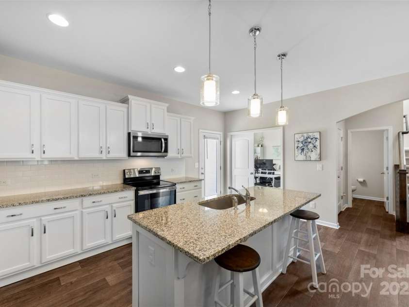 2104 New Hope Branch Way, Belmont, NC 28012.  MLS# CAR4258041, YatesRealty ID 17468. 