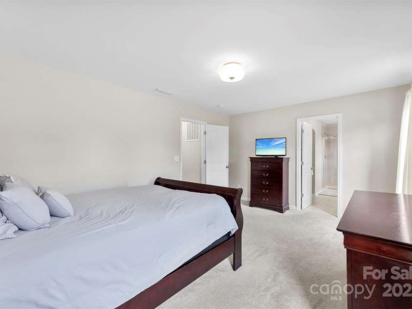 2104 New Hope Branch Way, Belmont, NC 28012.  MLS# CAR4258041, YatesRealty ID 17468. 