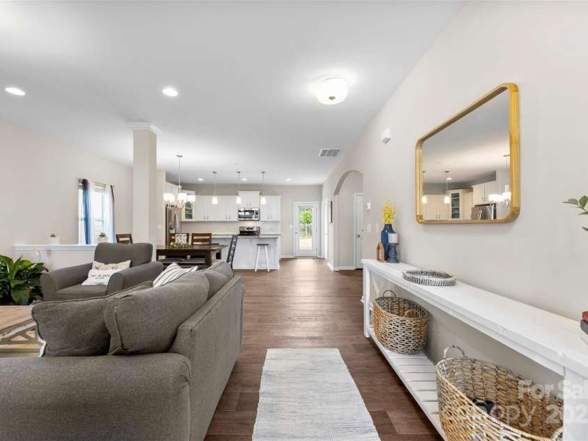 2104 New Hope Branch Way, Belmont, NC 28012.  MLS# CAR4258041, YatesRealty ID 17468. Foyer