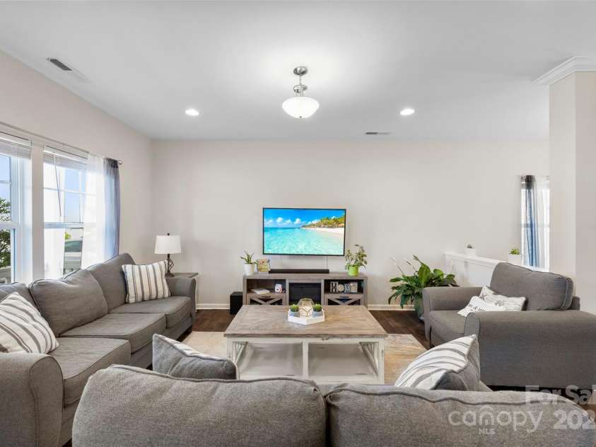 2104 New Hope Branch Way, Belmont, NC 28012.  MLS# CAR4258041, YatesRealty ID 17468. Spacious living room