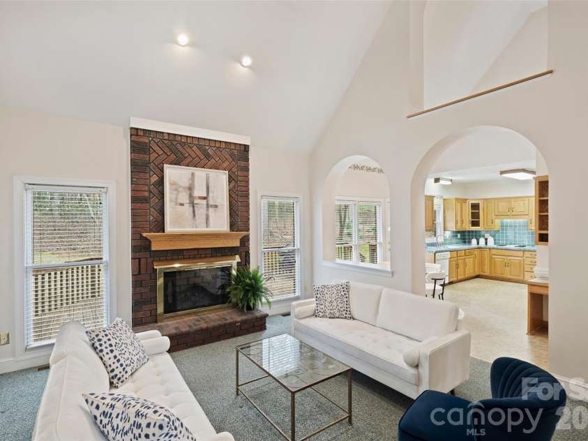 144 Pin Oak Lane, Mooresville, NC 28117.  MLS# CAR4362153, YatesRealty ID 17469. 