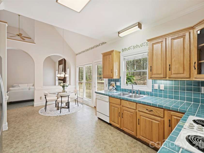 144 Pin Oak Lane, Mooresville, NC 28117.  MLS# CAR4362153, YatesRealty ID 17469. 