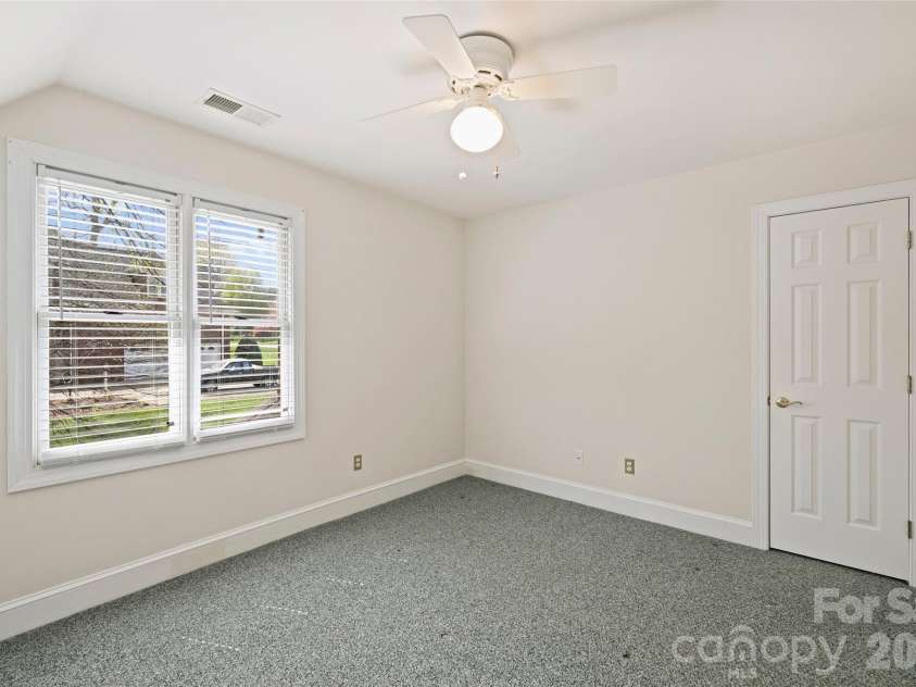 144 Pin Oak Lane, Mooresville, NC 28117.  MLS# CAR4362153, YatesRealty ID 17469. 