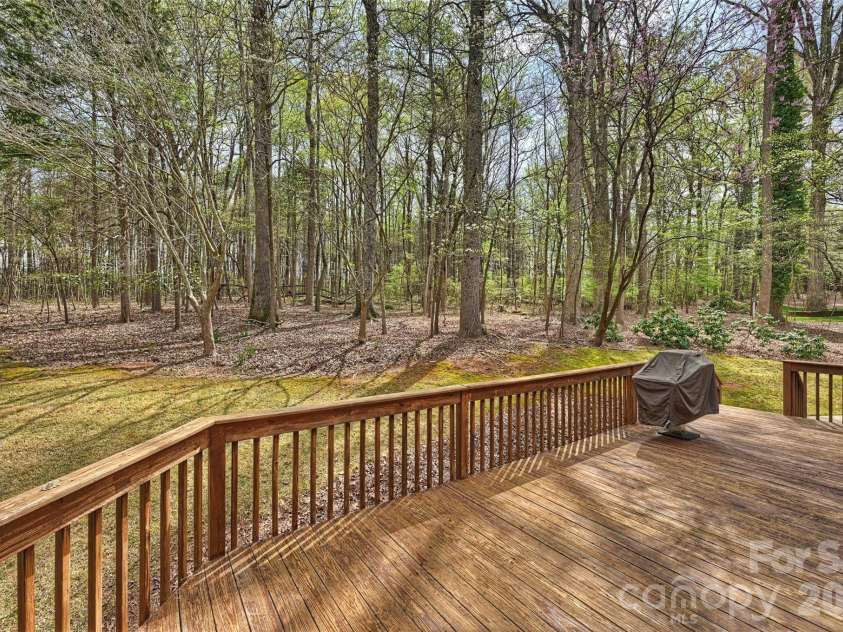 144 Pin Oak Lane, Mooresville, NC 28117.  MLS# CAR4362153, YatesRealty ID 17469. 