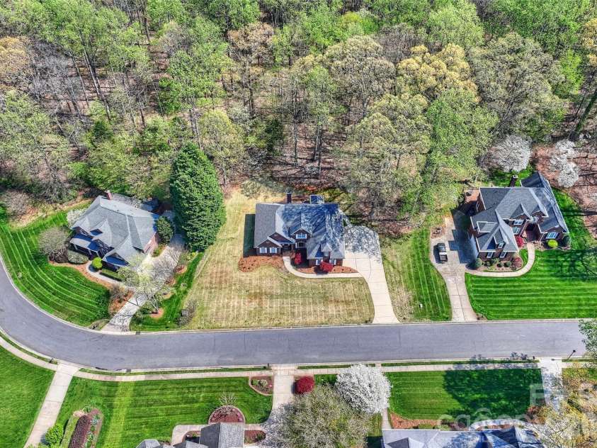 144 Pin Oak Lane, Mooresville, NC 28117.  MLS# CAR4362153, YatesRealty ID 17469. 
