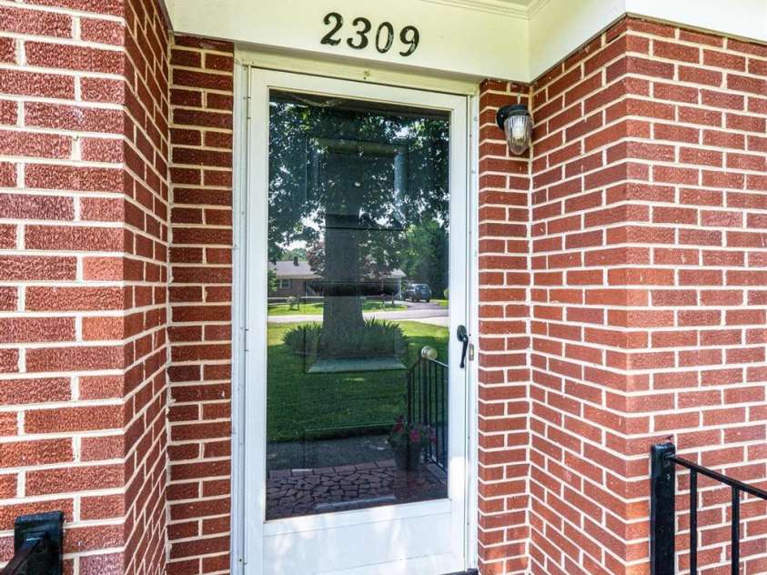 2309 13th Street Drive, Hickory, NC 28601.  MLS# CAR4267368, YatesRealty ID 17469. 
