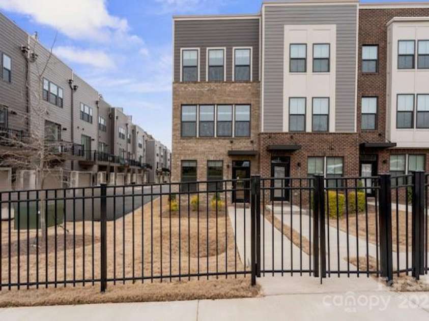 3750 Ellington Street, Charlotte, NC 28211.  MLS# CAR4231841, YatesRealty ID 1747. 