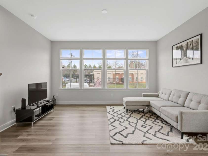 3750 Ellington Street, Charlotte, NC 28211.  MLS# CAR4231841, YatesRealty ID 1747. 