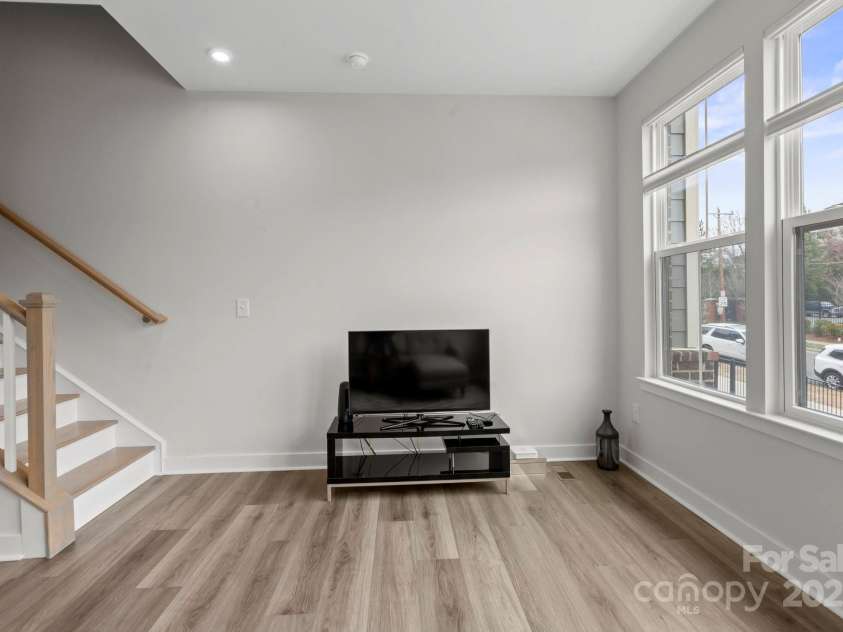 3750 Ellington Street, Charlotte, NC 28211.  MLS# CAR4231841, YatesRealty ID 1747. 