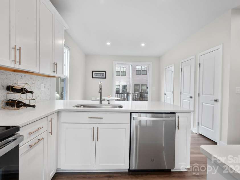 3750 Ellington Street, Charlotte, NC 28211.  MLS# CAR4231841, YatesRealty ID 1747. 