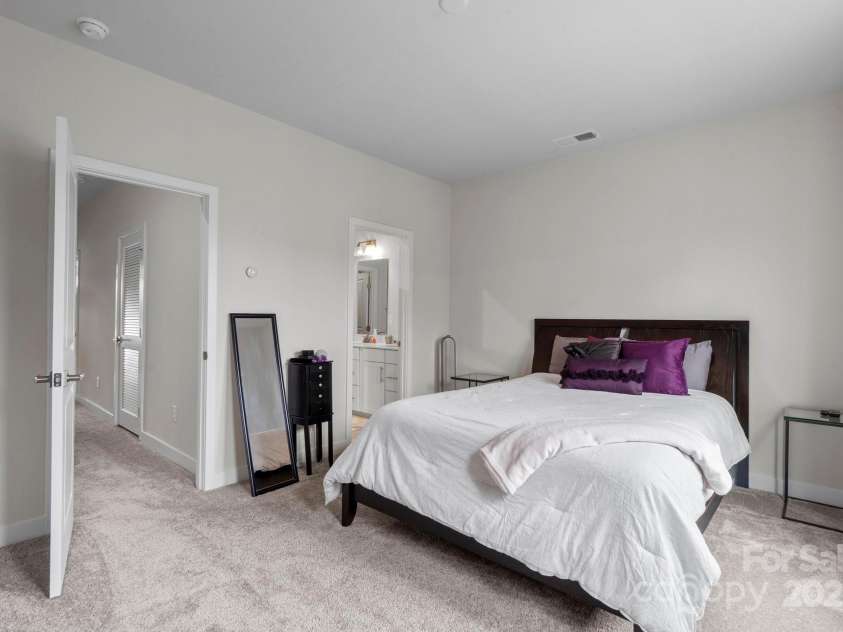 3750 Ellington Street, Charlotte, NC 28211.  MLS# CAR4231841, YatesRealty ID 1747. 
