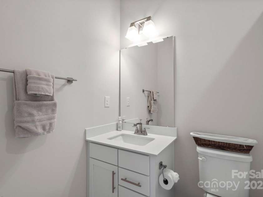 3750 Ellington Street, Charlotte, NC 28211.  MLS# CAR4231841, YatesRealty ID 1747. 