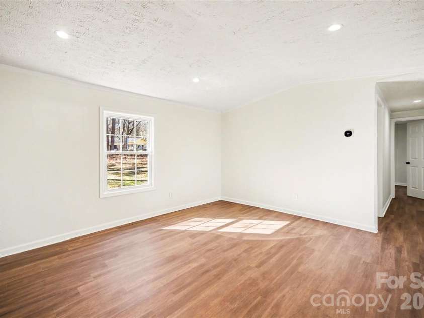 114 Woodberry Drive, Cherryville, NC 28021.  MLS# CAR4336562, YatesRealty ID 17470. 