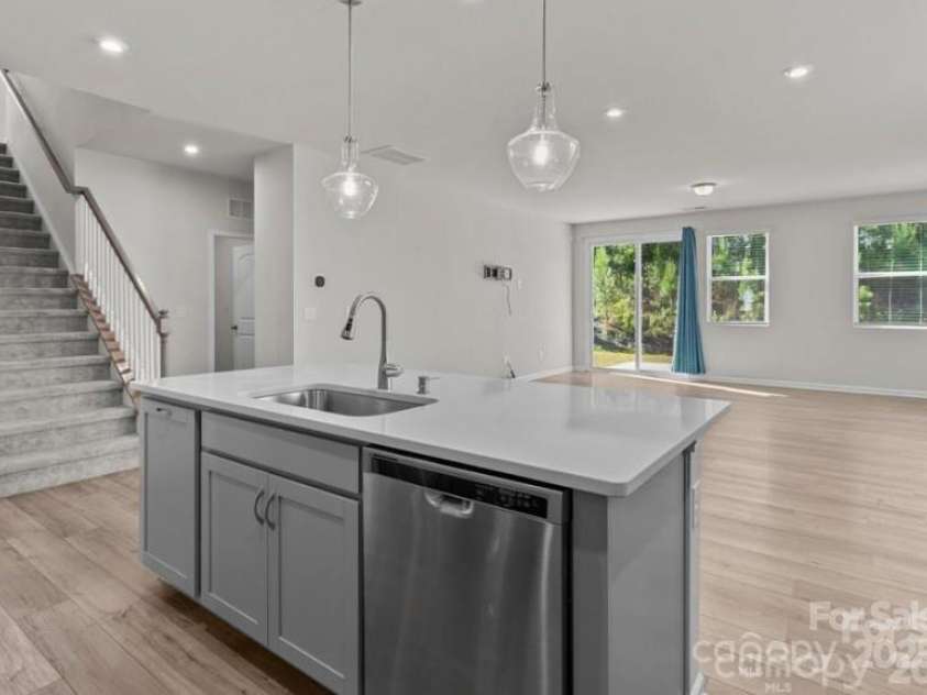 5024 Colline Court, Charlotte, NC 28216.  MLS# CAR4249790, YatesRealty ID 17470. 