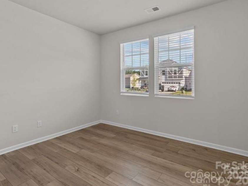 5024 Colline Court, Charlotte, NC 28216.  MLS# CAR4249790, YatesRealty ID 17470. 