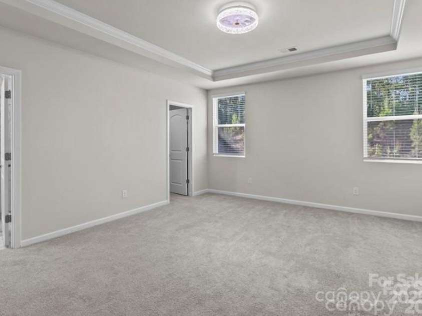 5024 Colline Court, Charlotte, NC 28216.  MLS# CAR4249790, YatesRealty ID 17470. 